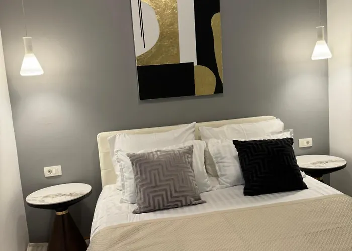 Leone With Free Parking