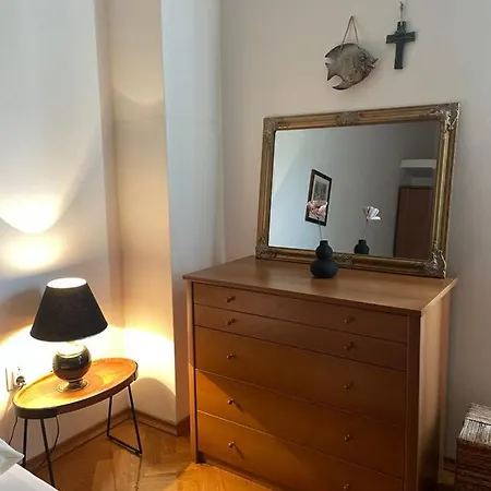 Leone With Free Parking Pola