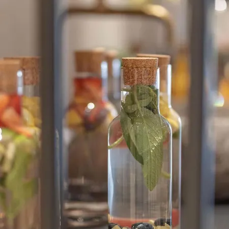 Leone With Free Parking Daire *