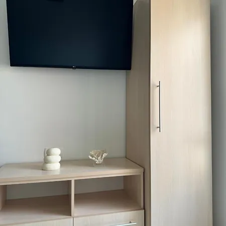 Leone With Free Parking Apartament Pula