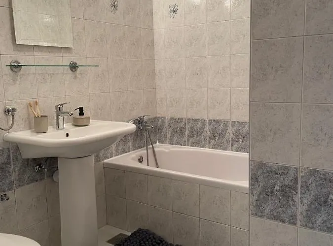 Leone With Free Parking Daire Pula